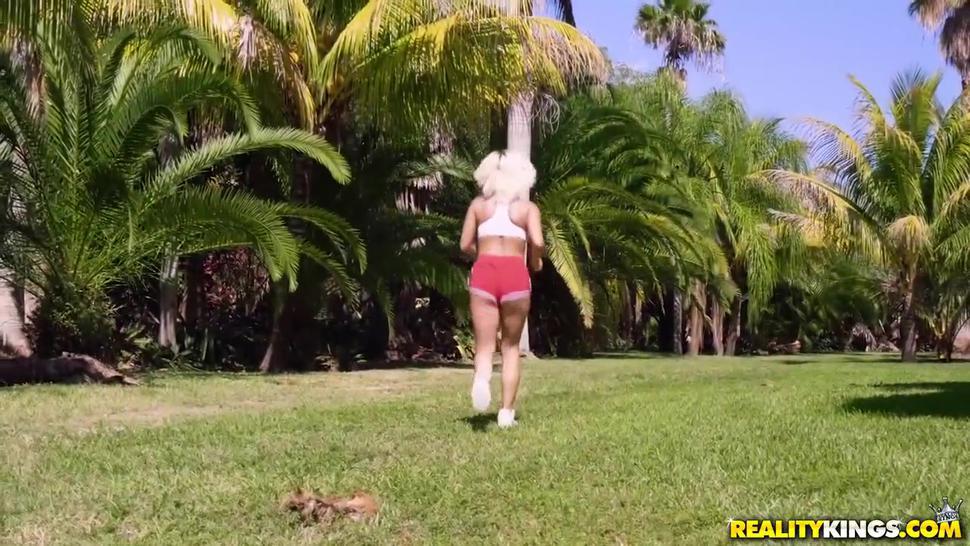 Sara St Clair  Brandi Bae Jogging For Pussy https://gounlimited.to/0g81wcndntqy/Sara_St_Clair_Brandi_Bae_Jogging_For_Pussy_.mp4