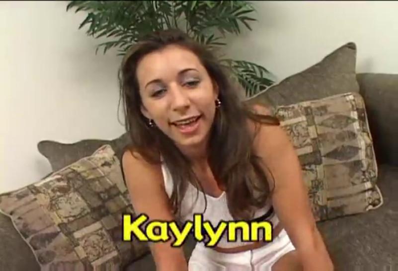 Kaylynn teases and sucks ur cock