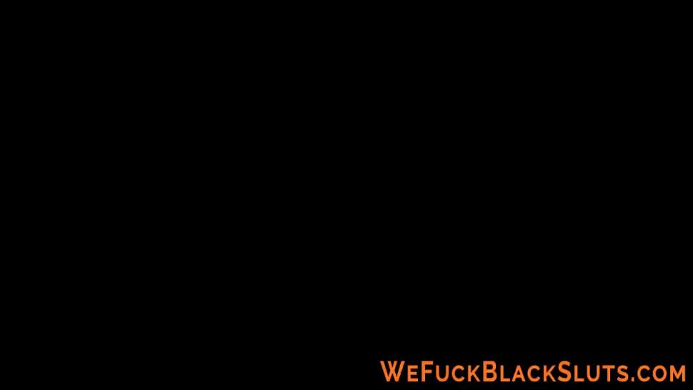 Black bitch creampied - video 1
