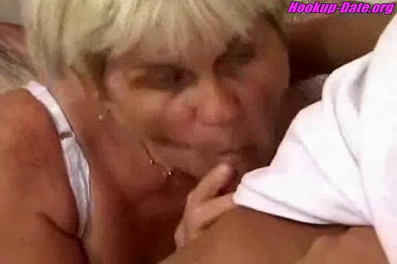 Mature granny lady getting fucked
