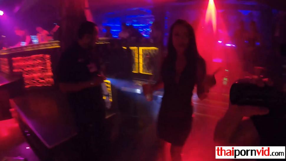 Amateur thai girlfriend fucked hard after disco night