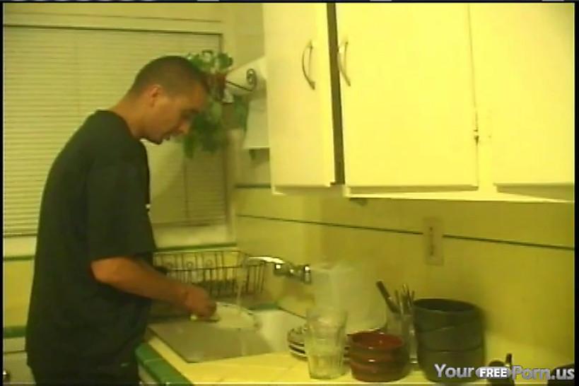 YOUR FREE PORN - Candice rewards her boyfriend for doing the dishes