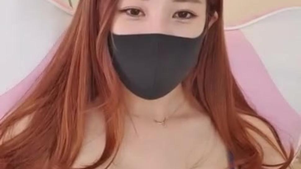 South Korean D-cup female anchor bj game masturbation episode 4