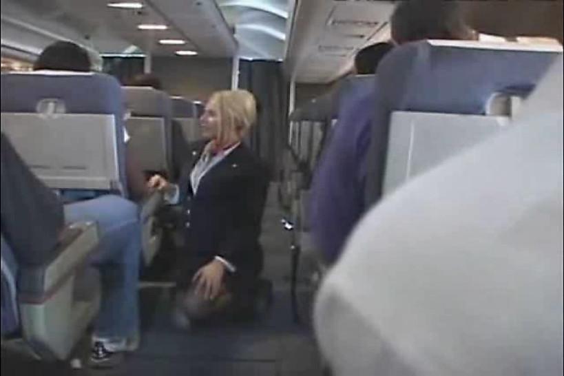 It makes love to the cabin attendant 4(censored -)