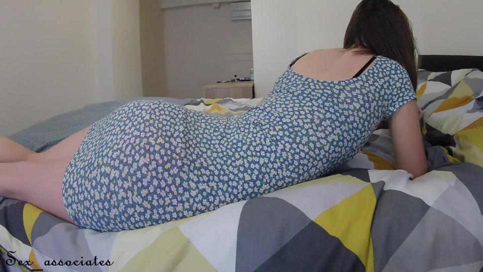 My 18 Years old stepsister helped me out again and sucked my cock before classes