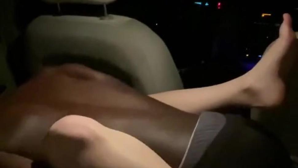 Sexy juicy booty gf gets fucked in the car