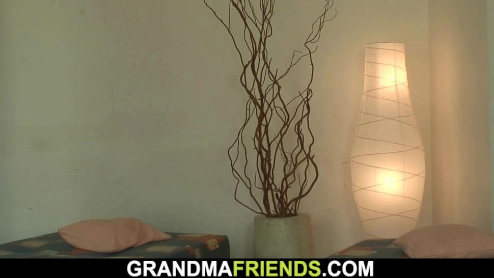 GRANDMA FRIENDS - Very old blonde granny double penetration