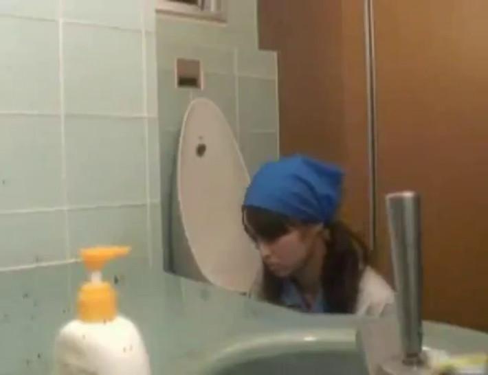 Asian toilet attendant enters the wrong part4 - video 3