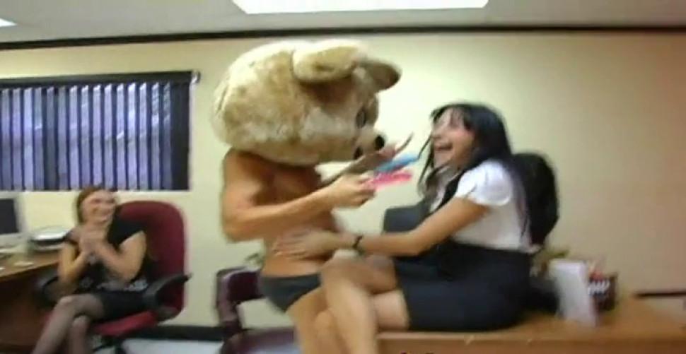 Girls go crazy for the dancing bear crew - video 15