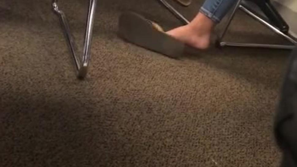 Insanely hot: Classmates sweaty Latina feet candid