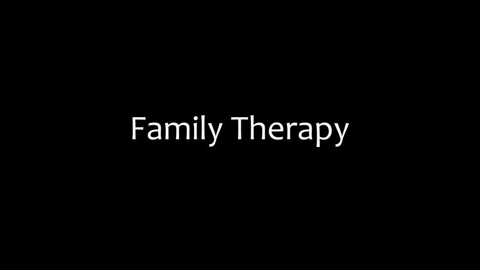 Vacation With Step Mother - Dava Foxx - Family Therapy