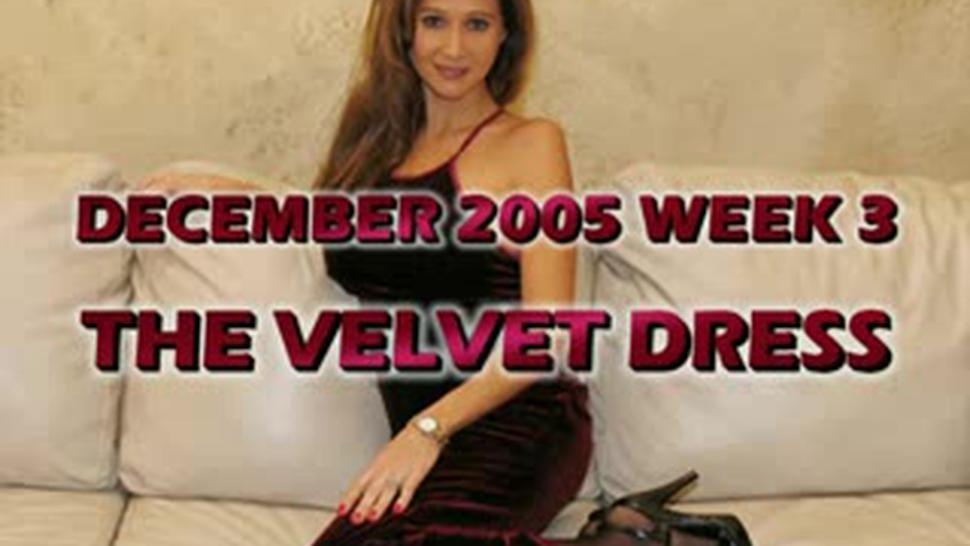 Hot Wife Rio - Velvet Dress
