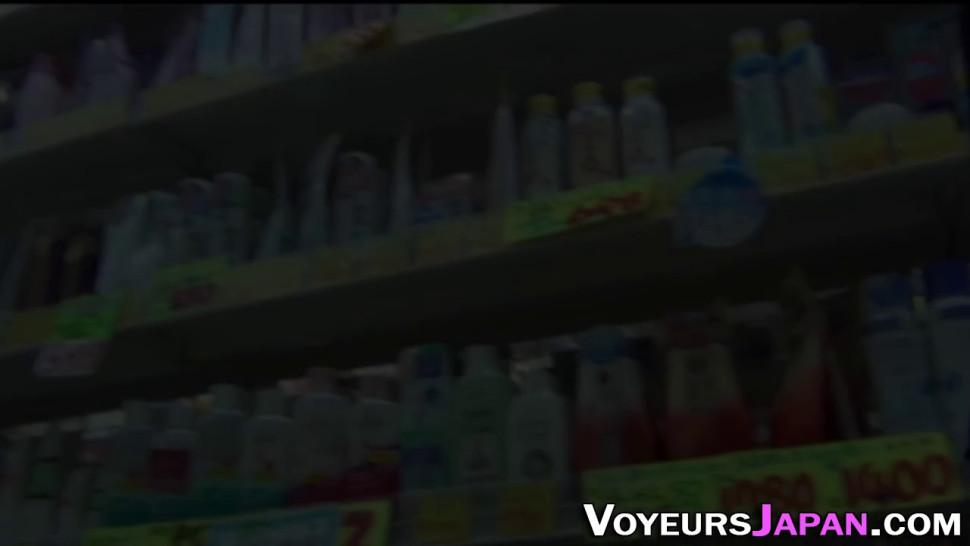 Asian voyeur gets filmed in supermarket