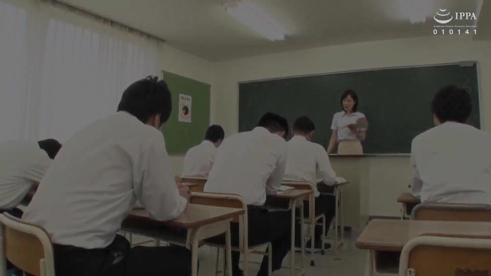 IQQQ-12 japanese porn tube Yuki Fukuda A Married Teacher Gets 10 Times Wetter Than Usual During An Orgasmic Class While Keeping
