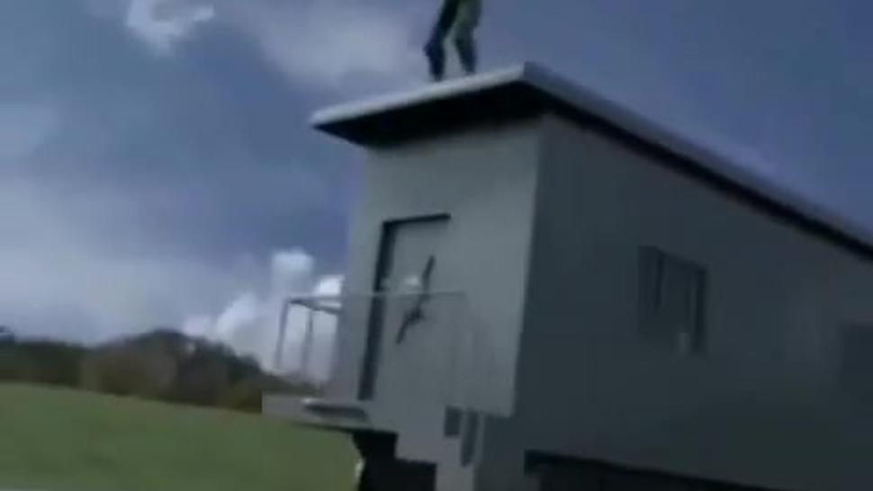 Master Chief kills Thomas the Tank Engine to save Steve