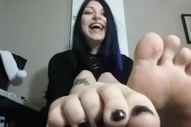 Goth Goddess sexy huge feet