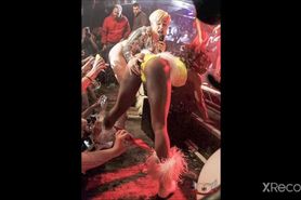 Miley_Cyrus_allows_Fans_to_Touch_her_VaginaBreast_&_Butthole_during_Show