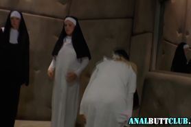 Les nuns toy gaping booty