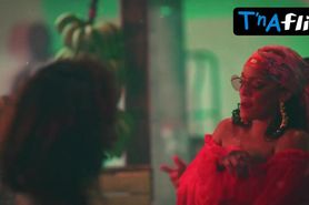 Rihanna Sexy Scene  in Wild Thoughts