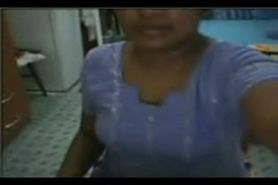 iNDIAN GIRL PLAYS ON CAM