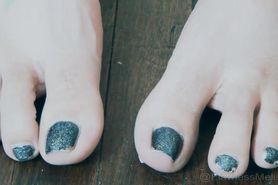 Giantess Melissa Crushes Tiny Men With Her Feet - Flawless Melissa