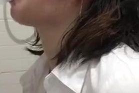 Slut tries to open her eyes during deepthroat