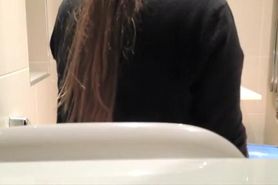 Sister's best friend takes a piss