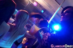 Glam babe gets tongued - video 1