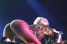 Miley Cyrus hot 2