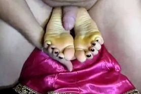 2 cumshots sexy soles and toe