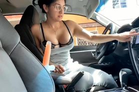 Hot latina playing with herself in the car until cumming, might get caught