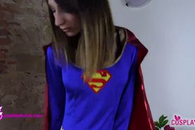 La Supergirl in Collant Vuole Che Le Annusi i Piedi