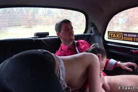 Cab driver in leggings sucks clients dick