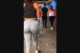 Candid hot girl perfect bubble booty in grey pants