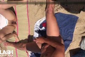 Stranger Fapping To Beach Pussy