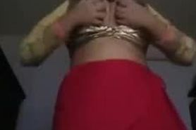 Huge tits Desi Bhabhi in saari undressing