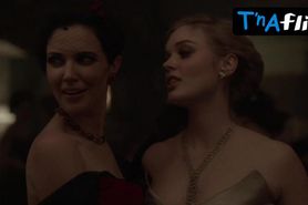 Bella Heathcote Lesbian Scene  in The Man In The High Castle
