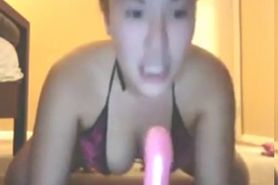 Thick Cam Girl Showing Off Her Oral Skills