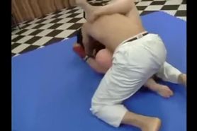 Mixed Wrestling, guy win easely