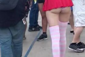 candid petite teen in mini skirt showing off her ass