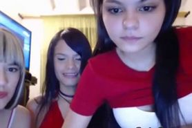 Latina teens shows her tits and ass front the webcam