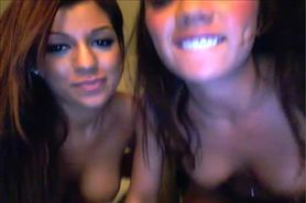 2 Tattooed Lebians masturbate on webcam
