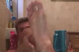 TikTok Star Jack Cameron(@itsjackcamero) Rubs His Sexy Soles in the Tub