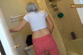 desperate bathroom lineups and jeans wetting girls 2017 4