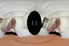 VRHUSH Brandi Love masturbating in virtual reality