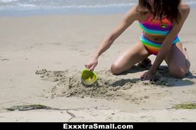 Exxxtrasmall - Beach Girl Knows How To Blow