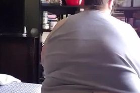 SSBBW shakes her fat ass on camera