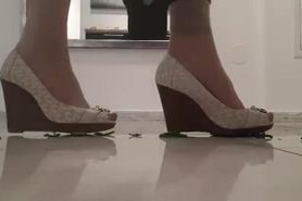 Milf crush glass with rough soled heels (slomo+pictures)