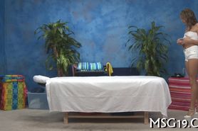 Active masseuse gives a head job - video 23