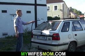 Wife caught her mother and husband fucking outside